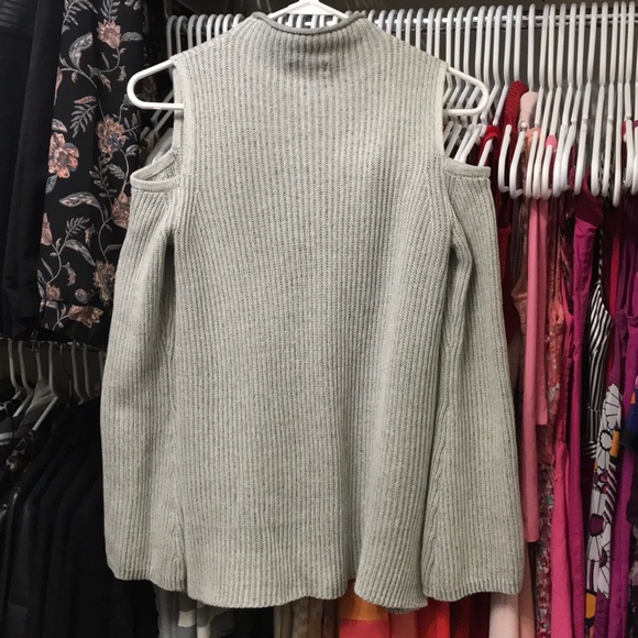 Open Shoulder Sweater - Picture 2 of 6